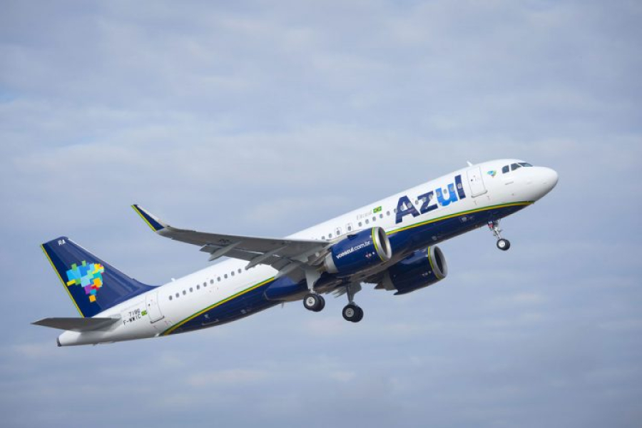 Voo da Azul entre SP e RJ faz pouso de emergência após falha técnica
